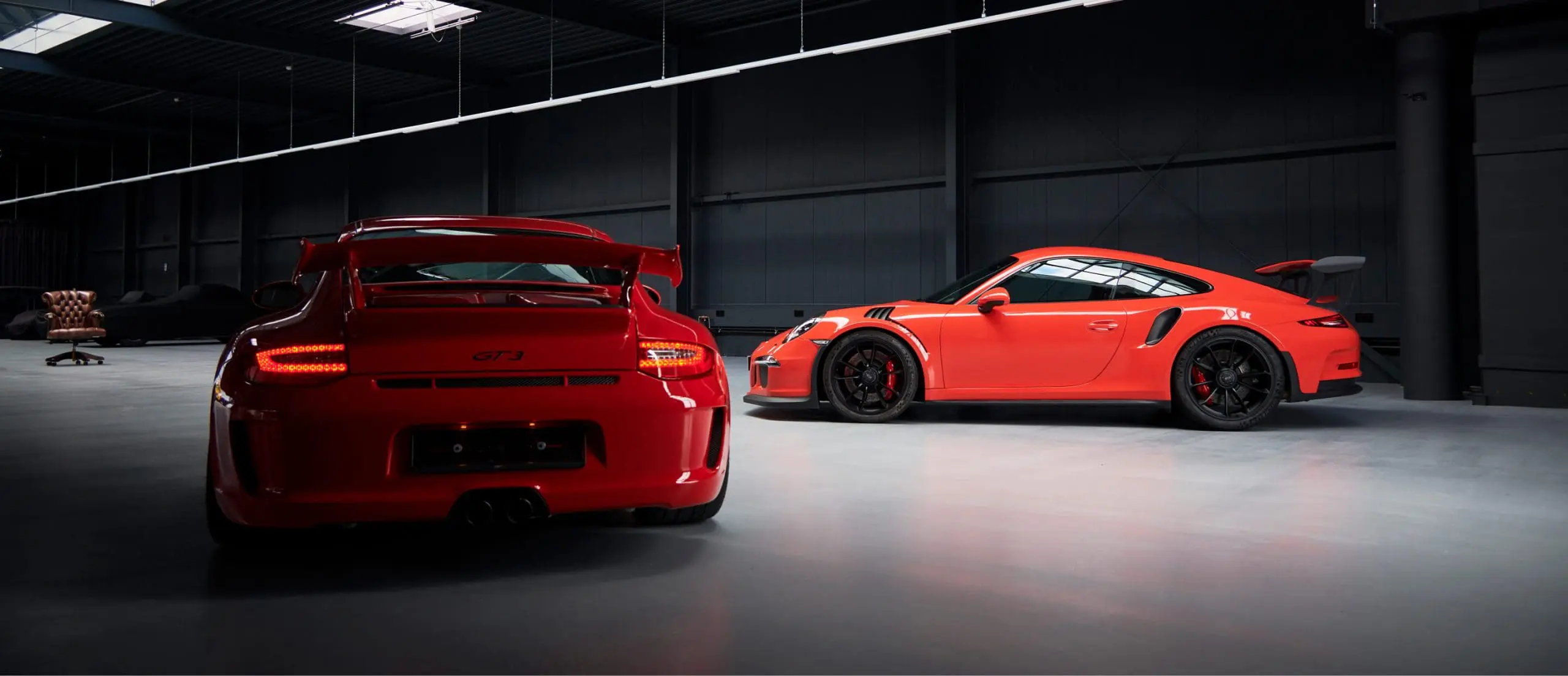 Zwei rote Porsche GT3